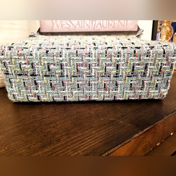 Kurt Geiger Brixton Tweed Lock Shoulder bag. - Picture 6 of 8